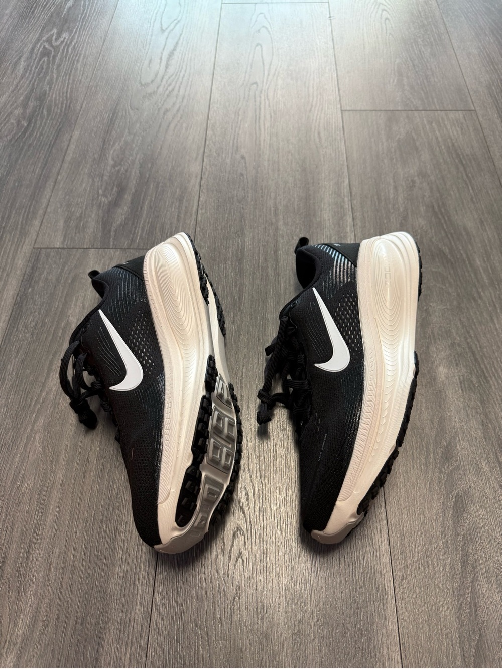 Nike Vomero 18 Black White Wide IF0515-002 Womens Sz 10 Wide Mens 8.5 Wide New - Picture 5 of 8